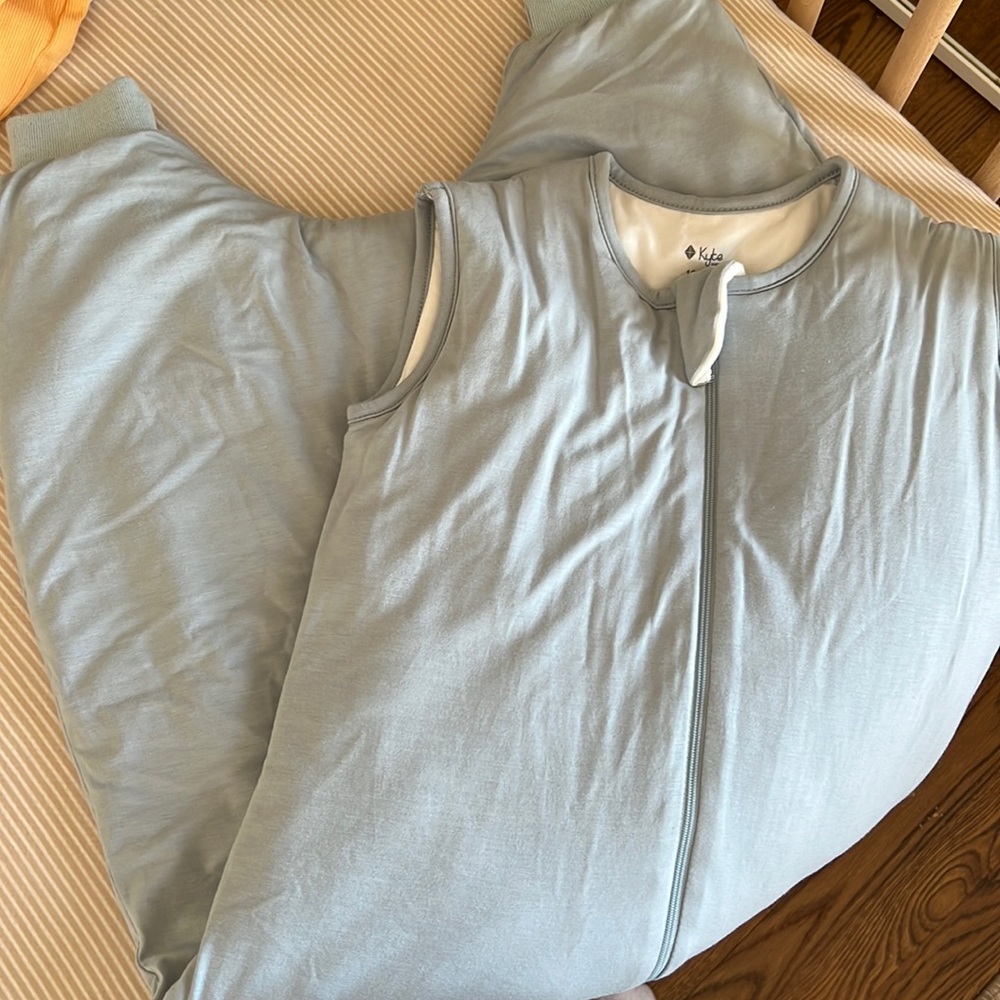 Fog sleep suit